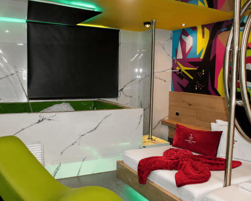 suite cherry 302(3)