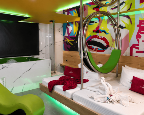 suite cherry 302(4)