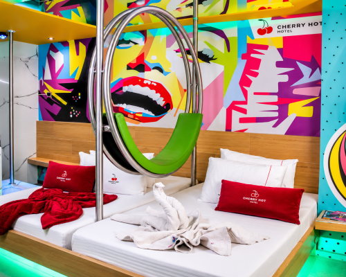 suite cherry 302(5)